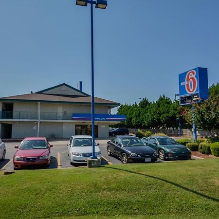 Motel 6 Huntsville - Madison Zewnętrze zdjęcie