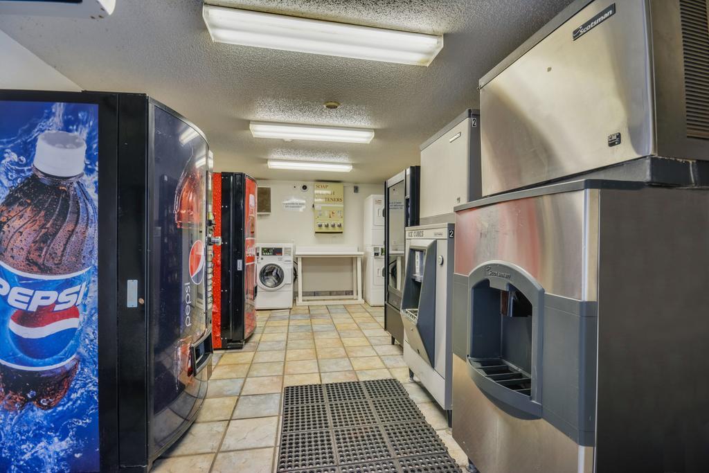 Motel 6 Huntsville - Madison Zewnętrze zdjęcie