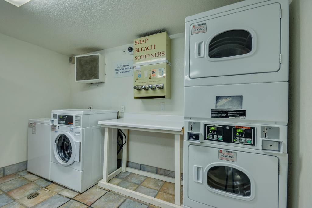 Motel 6 Huntsville - Madison Zewnętrze zdjęcie
