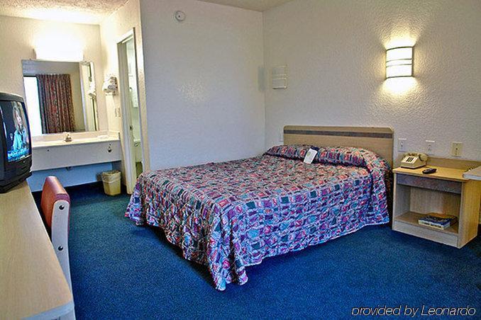 Motel 6 Huntsville - Madison Zewnętrze zdjęcie