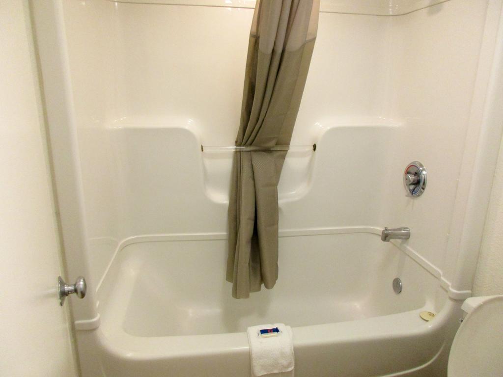 Motel 6 Huntsville - Madison Zewnętrze zdjęcie