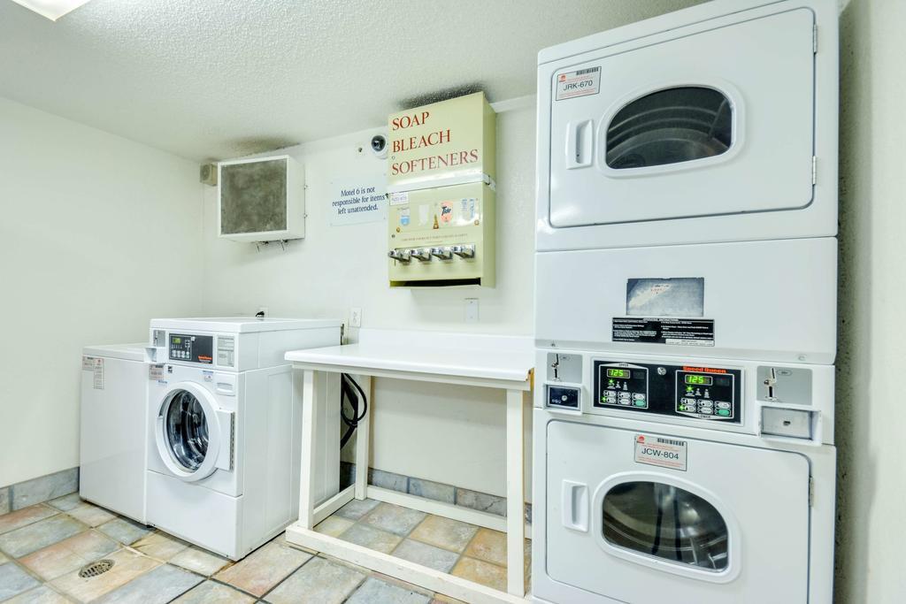 Motel 6 Huntsville - Madison Zewnętrze zdjęcie