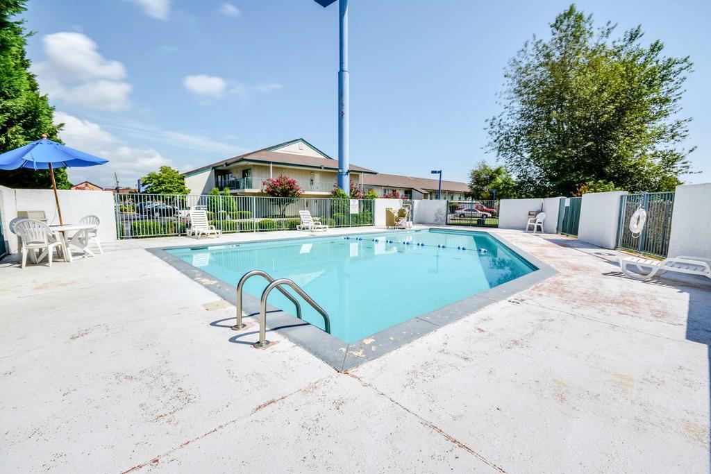 Motel 6 Huntsville - Madison Zewnętrze zdjęcie