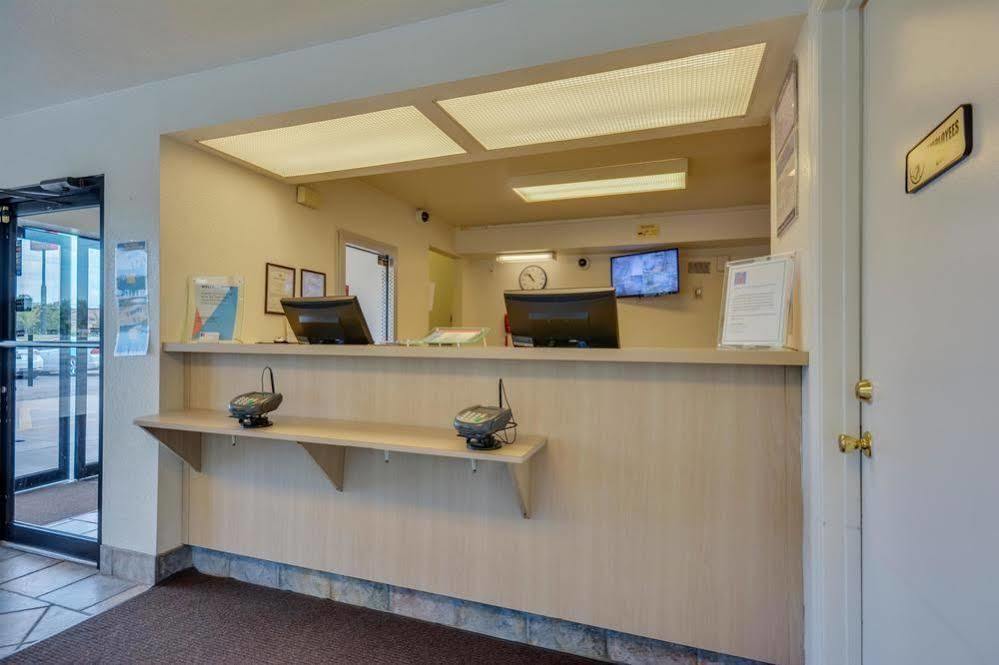 Motel 6 Huntsville - Madison Zewnętrze zdjęcie
